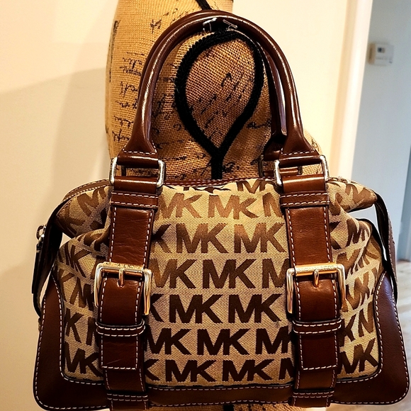 Michael Kors Handbags - Michael Kors Signature Satchel
